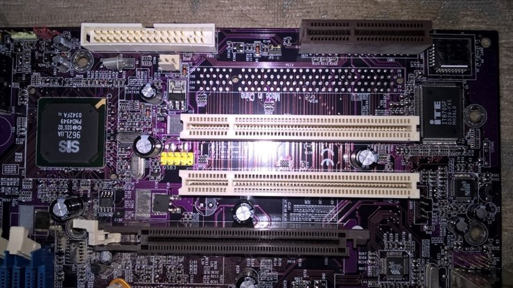 Материнская плата ECS 651-M и процессор Pentium 4