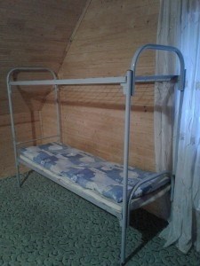 Двухэтажные кровати (разбираются) 190*70см 6шт и ковролин 3*3м, 3*2м