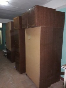 Советская стенка из 5 шкафов + 5 антресолей.